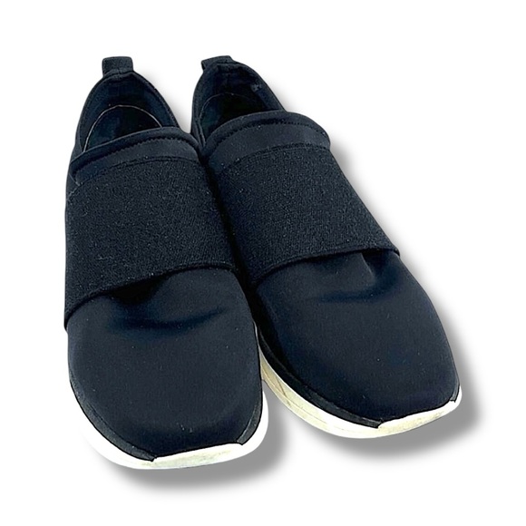 LOUISE ET CIE Black Slip ons with gold-tone hardware  7M - Picture 8 of 8